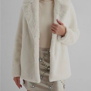 $129 NWOT Express Extra soft Teddy Jacket